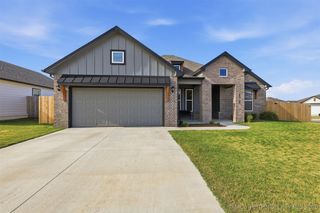 10712 N 121 Avenue E, Owasso, OK 74055