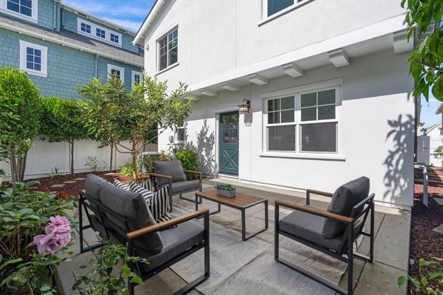 203 Oak Tree Circle, Los Gatos, CA 95032