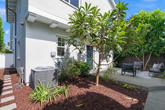 203 Oak Tree Circle, Los Gatos, CA 95032