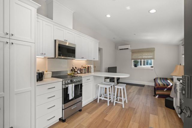 203 Oak Tree Circle, Los Gatos, CA 95032