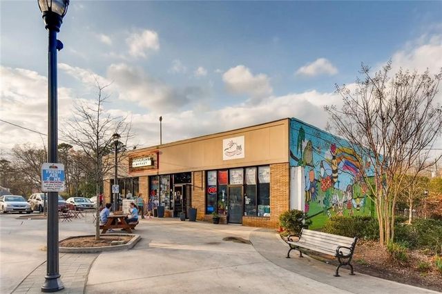 448 E Lake Drive, Decatur, GA 30030