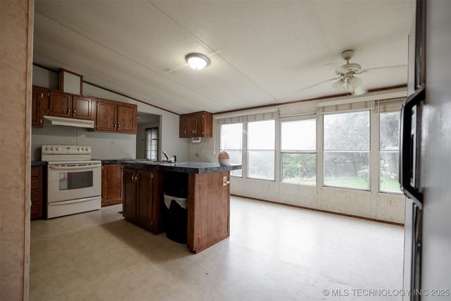 38087 W 28th Place, Mannford, OK 74044