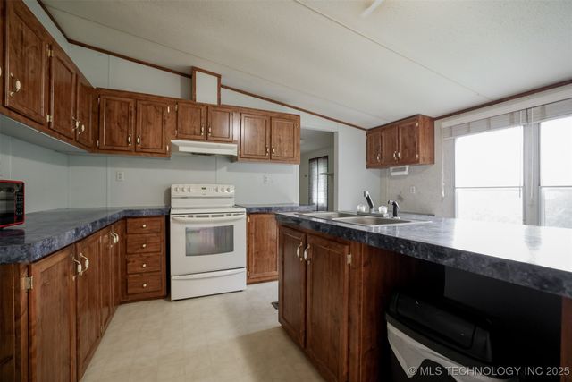 38087 W 28th Place, Mannford, OK 74044