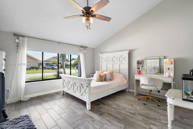 10370 SE Jupiter Narrows Dr, Hobe Sound, FL 33455