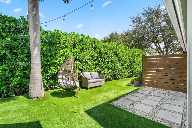 10370 SE Jupiter Narrows Dr, Hobe Sound, FL 33455