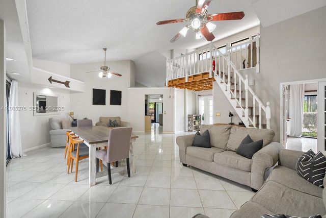 10370 SE Jupiter Narrows Dr, Hobe Sound, FL 33455