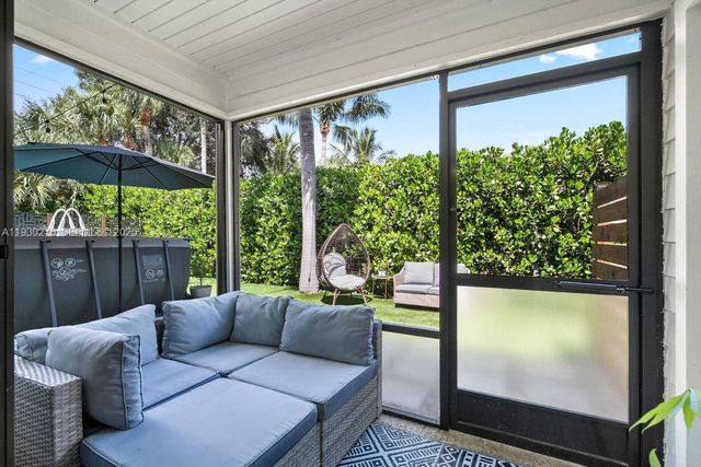 10370 SE Jupiter Narrows Dr, Hobe Sound, FL 33455