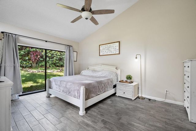 10370 SE Jupiter Narrows Dr, Hobe Sound, FL 33455