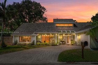 10370 SE Jupiter Narrows Dr, Hobe Sound, FL 33455