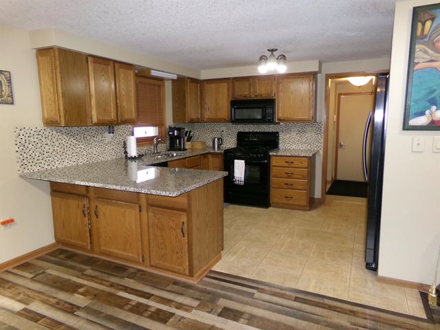 2341 E Cherrywood Drive, Midland Twp, MI 48640