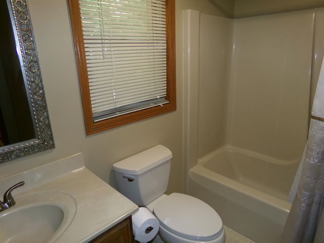 2341 E Cherrywood Drive, Midland Twp, MI 48640