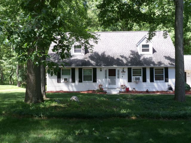 2341 E Cherrywood Drive, Midland Twp, MI 48640