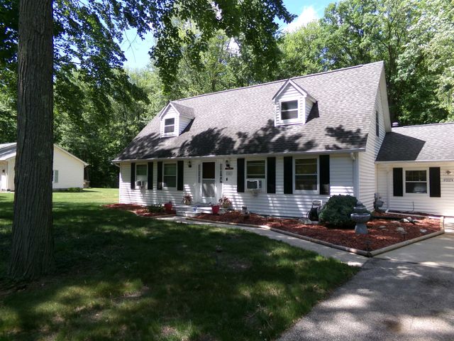 2341 E Cherrywood Drive, Midland Twp, MI 48640