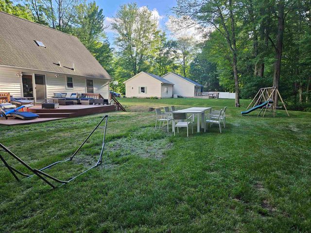 2341 E Cherrywood Drive, Midland Twp, MI 48640