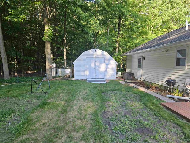 2341 E Cherrywood Drive, Midland Twp, MI 48640