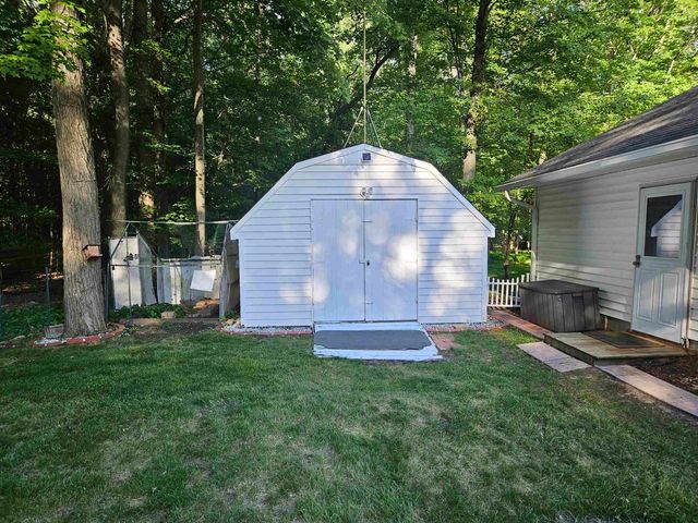 2341 E Cherrywood Drive, Midland Twp, MI 48640