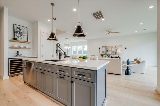 6010 Maxie Street, Houston, TX 77007