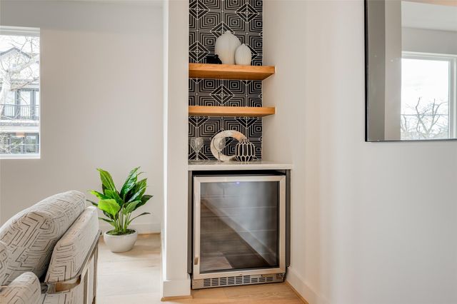 6010 Maxie Street, Houston, TX 77007