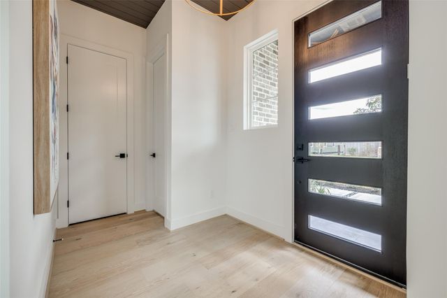 6010 Maxie Street, Houston, TX 77007