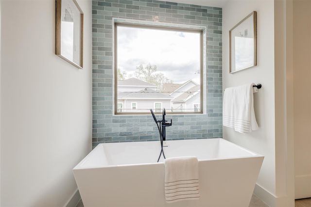 6010 Maxie Street, Houston, TX 77007