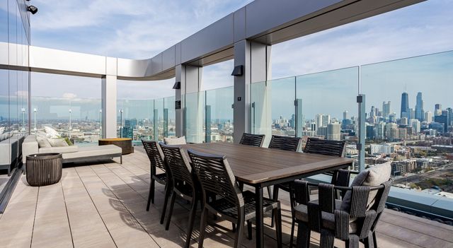 1114 W Carroll Avenue 3203, Chicago, IL 60607