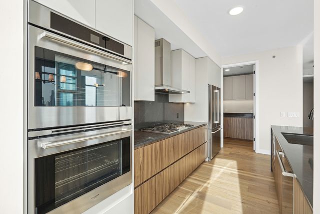 1114 W Carroll Avenue 3203, Chicago, IL 60607