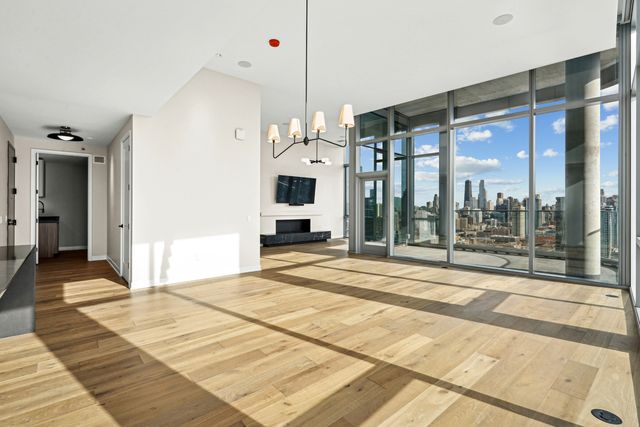 1114 W Carroll Avenue 3203, Chicago, IL 60607