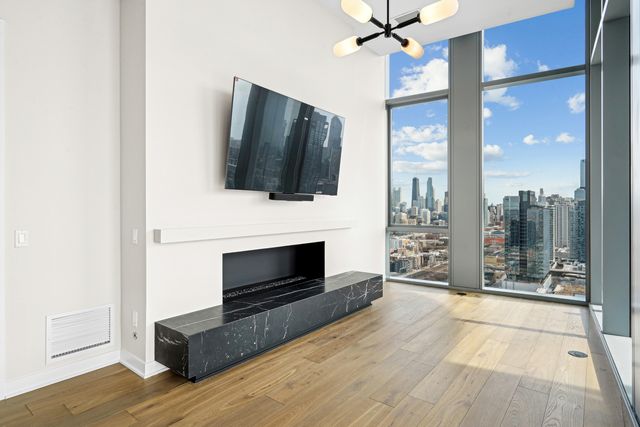 1114 W Carroll Avenue 3203, Chicago, IL 60607