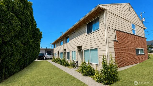 701 S Kenyon St, Seattle, WA 98108