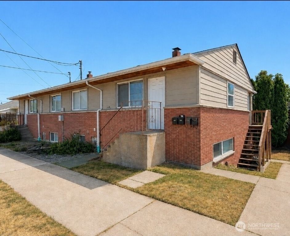 701 S Kenyon St, Seattle, WA 98108