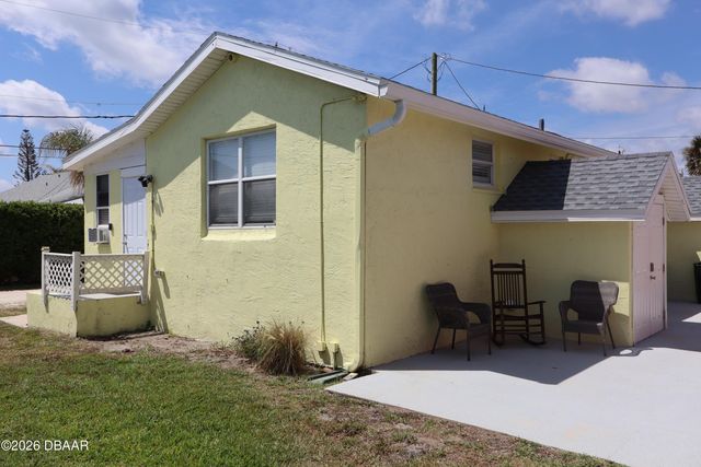 835 E 24th Ave Apt 111, New Smyrna Beach, FL 32169