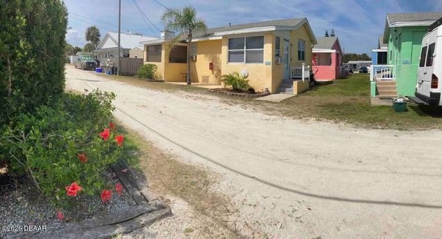 835 E 24th Ave Apt 111, New Smyrna Beach, FL 32169