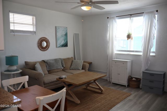 835 E 24th Ave Apt 111, New Smyrna Beach, FL 32169