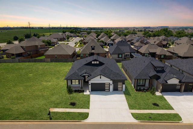 7112 NW 154th Street, Edmond, OK 73013