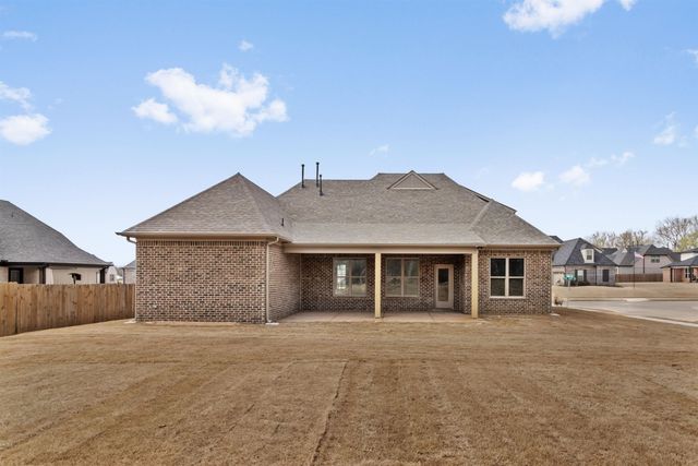 30 BETSY VALLEY DR, Oakland, TN 38060