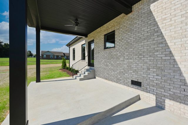 102 N Nikki Dr, Portland, TN 37148