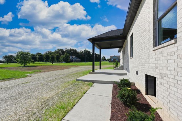 102 N Nikki Dr, Portland, TN 37148