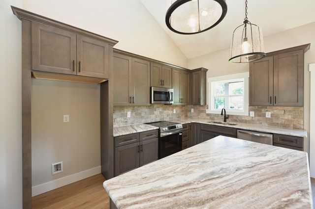 102 N Nikki Dr, Portland, TN 37148