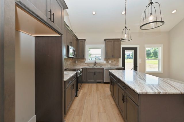 102 N Nikki Dr, Portland, TN 37148