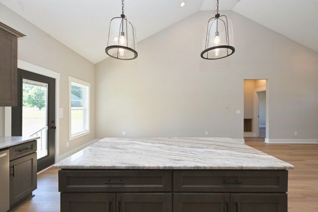 102 N Nikki Dr, Portland, TN 37148
