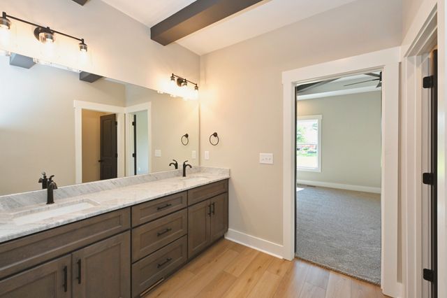 102 N Nikki Dr, Portland, TN 37148
