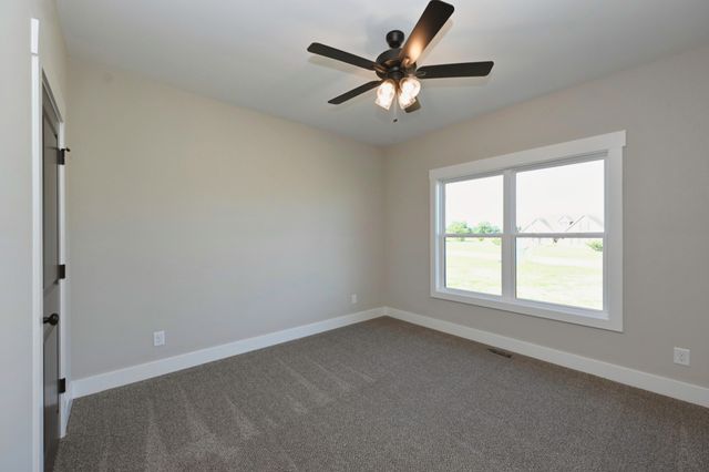 102 N Nikki Dr, Portland, TN 37148