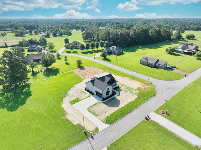 102 N Nikki Dr, Portland, TN 37148
