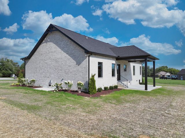102 N Nikki Dr, Portland, TN 37148