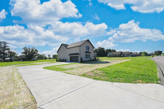 102 N Nikki Dr, Portland, TN 37148