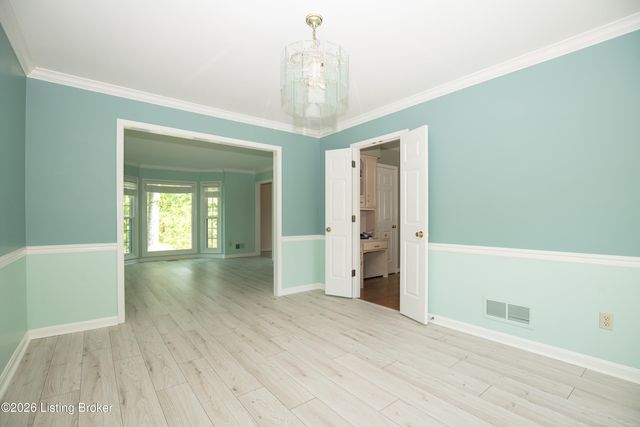 7102 Old Heady Rd, Louisville, KY 40299