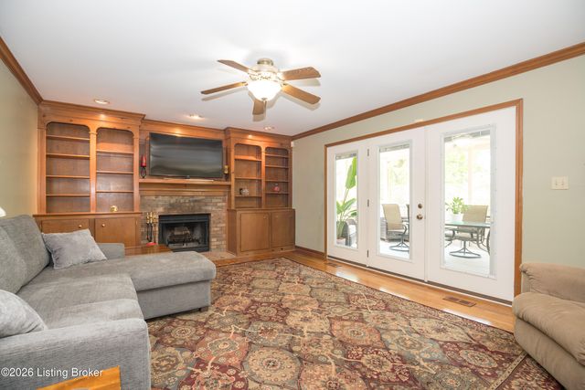 7102 Old Heady Rd, Louisville, KY 40299