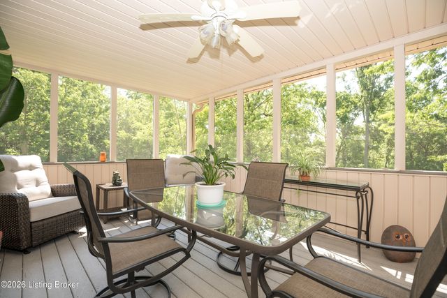 7102 Old Heady Rd, Louisville, KY 40299