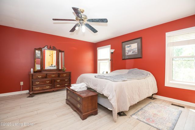 7102 Old Heady Rd, Louisville, KY 40299