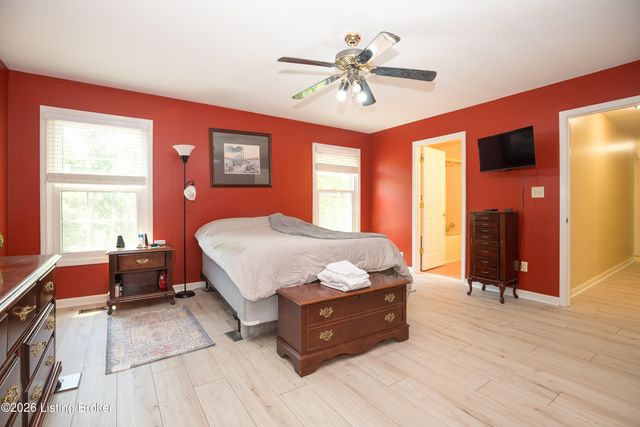 7102 Old Heady Rd, Louisville, KY 40299